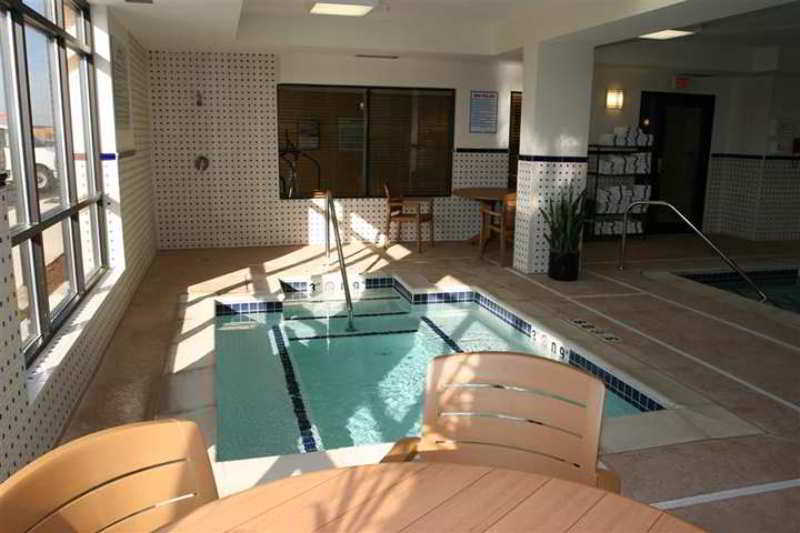 Hampton Inn Commerce/Novi Facilități foto
